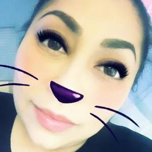 Meet your Posher, Adelina